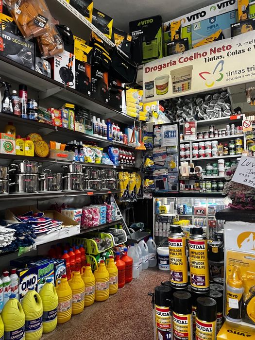 Drogaria Coelho Neto – Trespasse Completo | Negócio Tradicional com Clientela Fixa