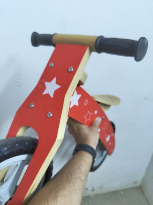 Bicicleta de equilíbrio/ aprendizagem/ sem pedais, de madeira