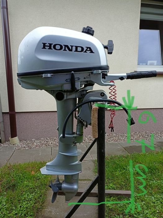 Sprzedam silnik zaburtowy Honda 6 km.