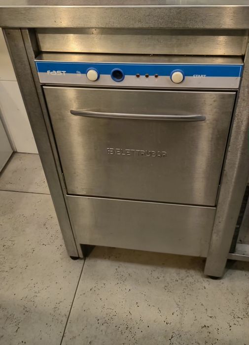 Máquina industrial lava copos e chávenas