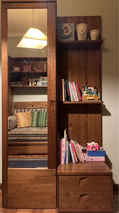 Movel pinho Roupeiro Prateleiras e Gavetas