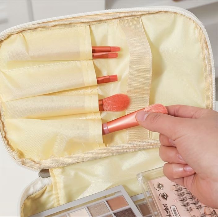 Вмістка косметичка-органайзер  з квітковим дизайном