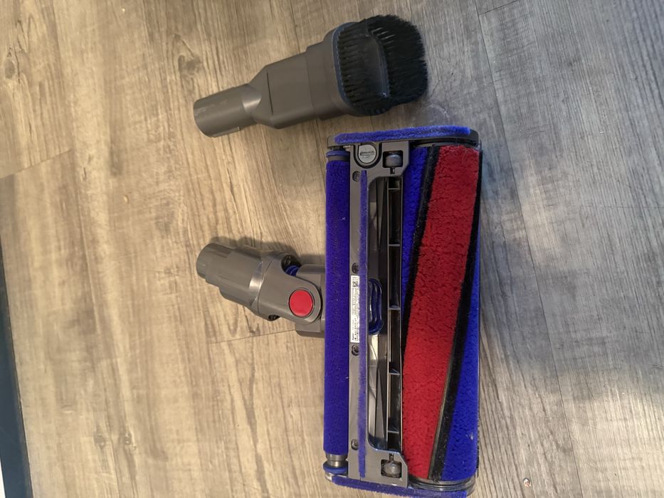 Odkurzacz bezprzewodowy Dyson V8 Absolute | Zestaw akcesoriów, stan bardzo dobry