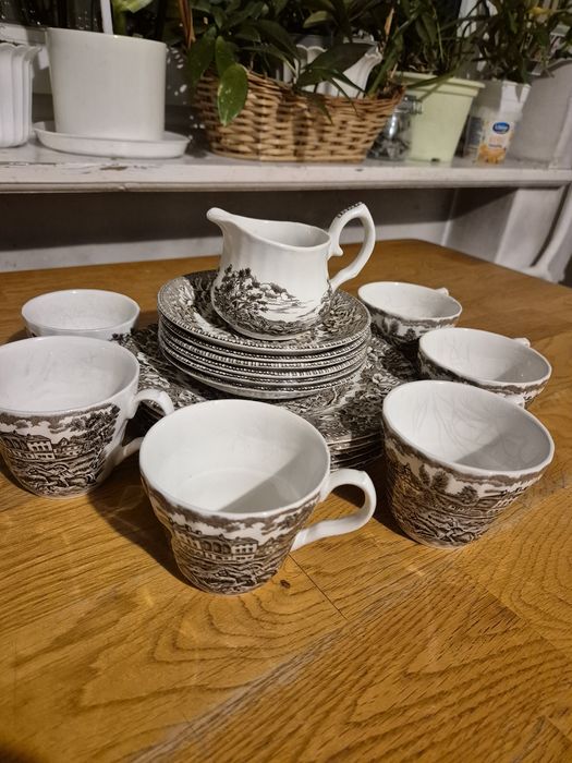 Sprzedam 19 sto czesciowy serwis kawowy