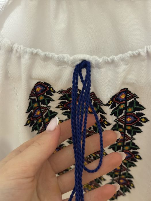 Вишиванка  на затяжці