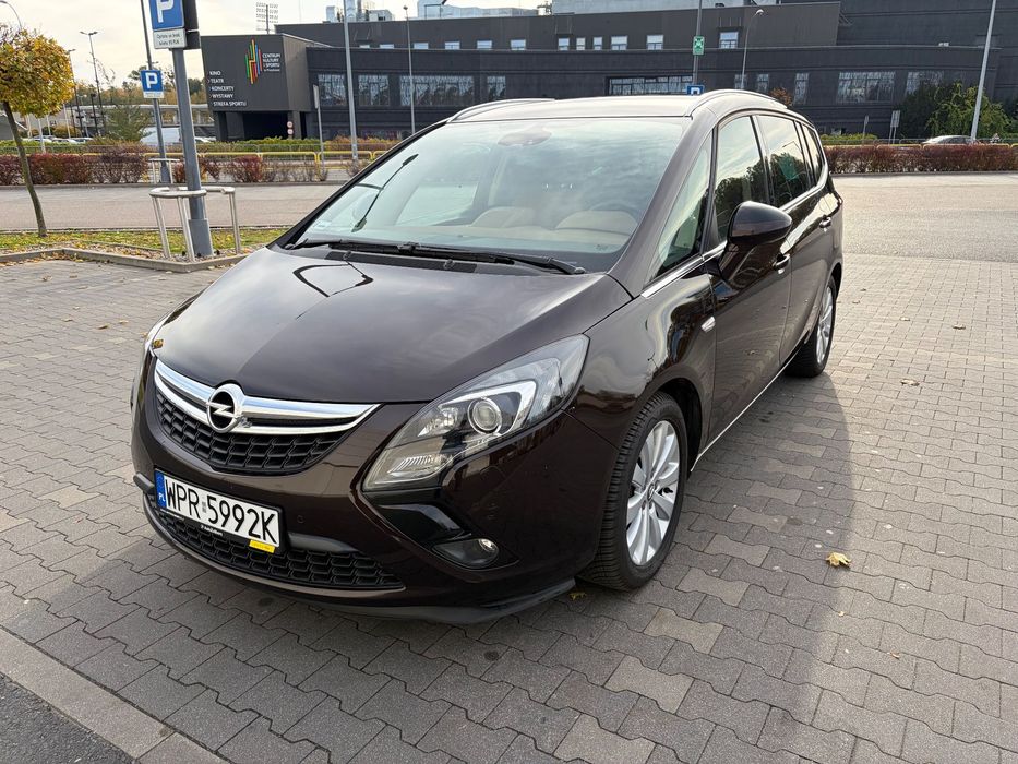 Opel Zafira Opel Zafira Tourer 2.0 CDTI 170 KM | 2016 | 134 tys. km | Bezwypadkowy
