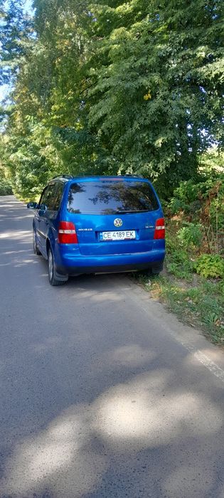 Volkswagen Touran 1.6 FSI Гарний стан 6-ступка