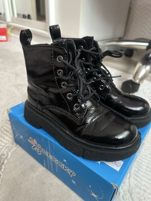 Чобітки лаковані демісезон