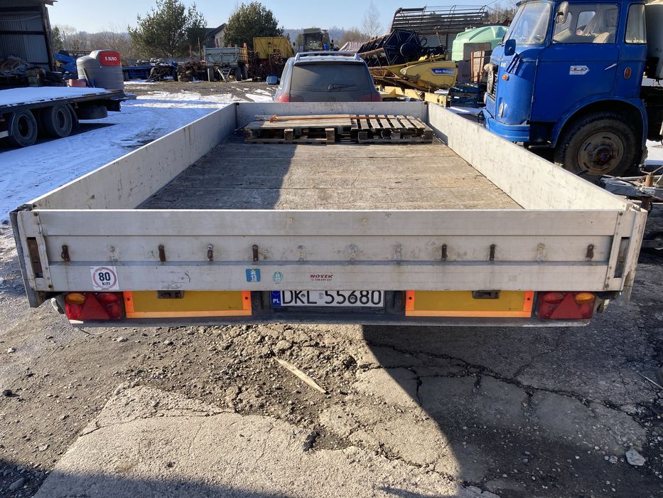 Przyczepa samochodowa skrzyniowa