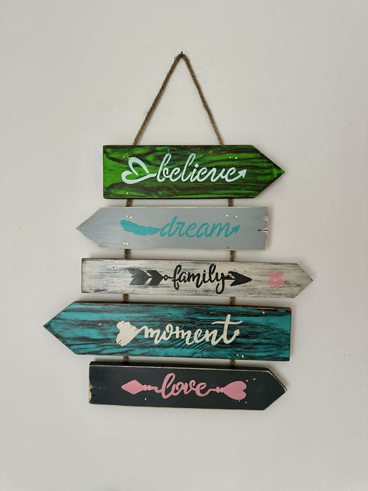 Placas decorativas em madeira