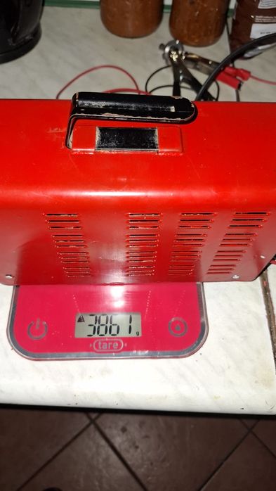 RUSKI  Prostownik 6/12V 6,3 A Mały ale wariat