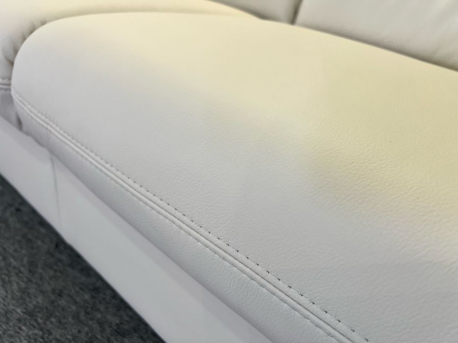 Нові два дивани шкіряні трійка двійка нерозкладні