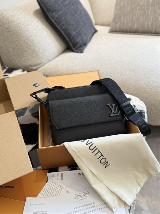 Сумка чоловіча мужская чорна мессенджер Louis Vuitton bag луи витон lv