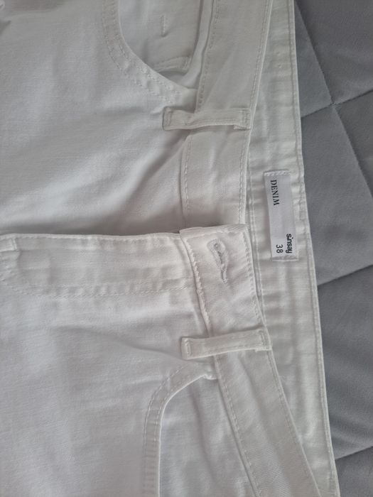 Jeans skinny białe