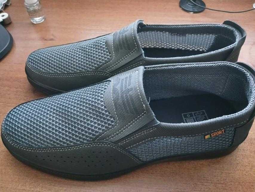 Легкі дихаючі сітчасті кросівки для літа