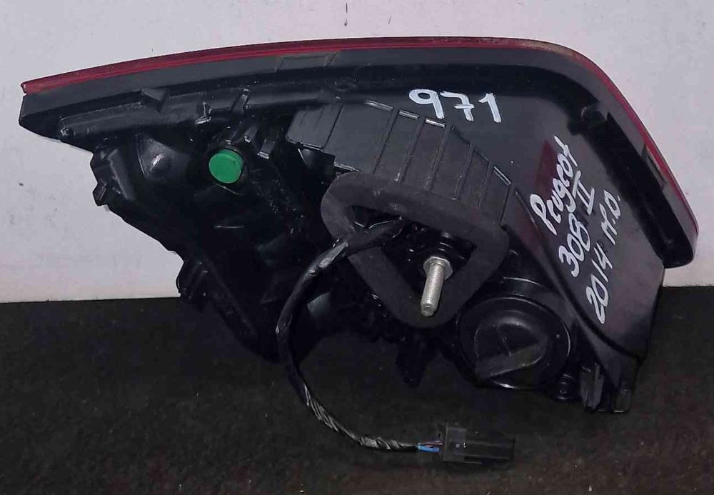 Farolim da Mala Direito 9677818280 - PEUGEOT 308 II