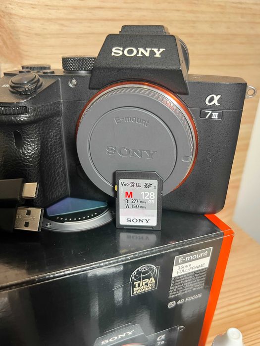 Sony ILCE-7M3 - Sony Alpha 7 III + acessórios adicionais