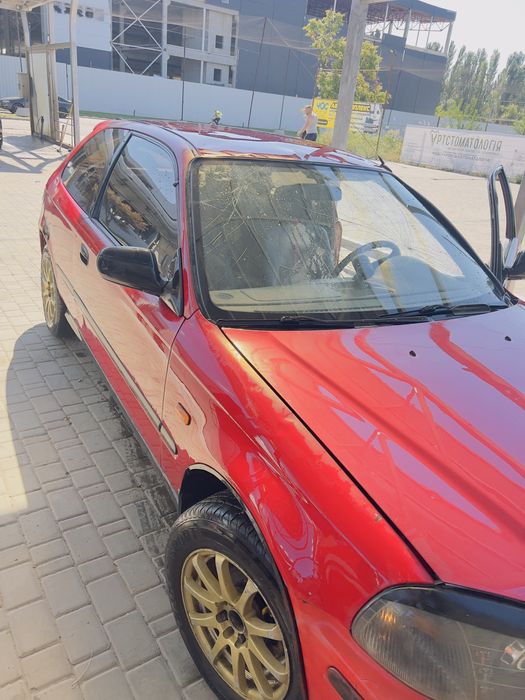Срочно  продам Honda civic 6