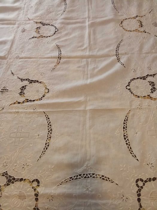 100% Linho Branca bordada à mão 2.60/1.75m + 12 Guardanapos