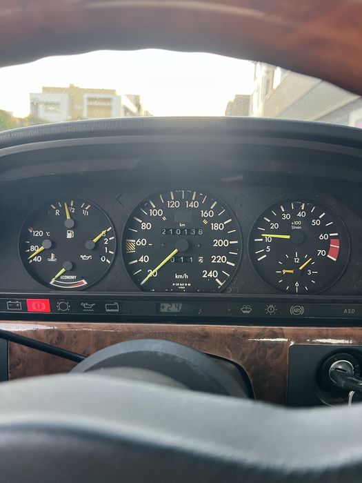 Mercedes 300 SE W126