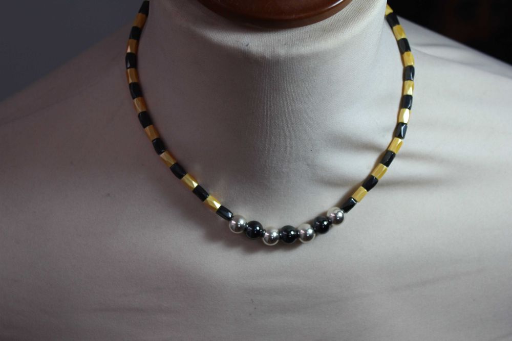 Colar de Hematite Magnética Amarela e Preta com esferas em Prata 925