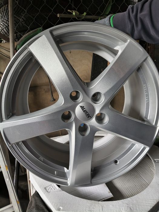Felgi Alutec  18' 5x115 ET41