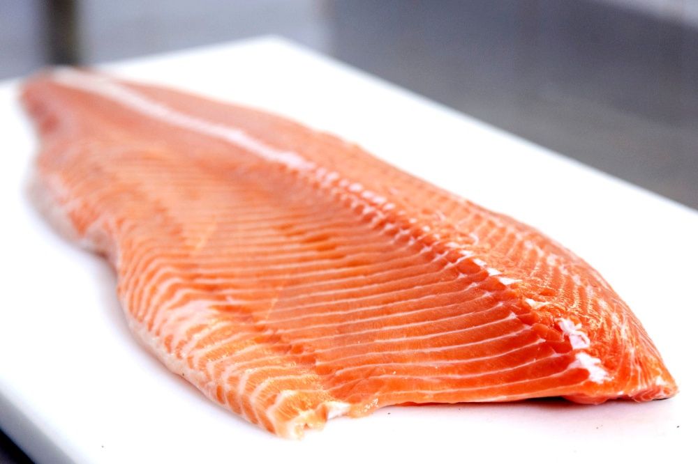 Філе лосося (семги), на шкірі, с/м, +-2кг. Ціна вказана за 1 кг.