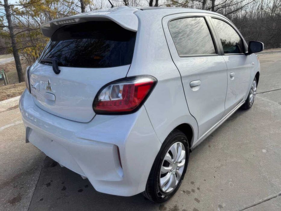 Mitsubishi Mirage ES      2021