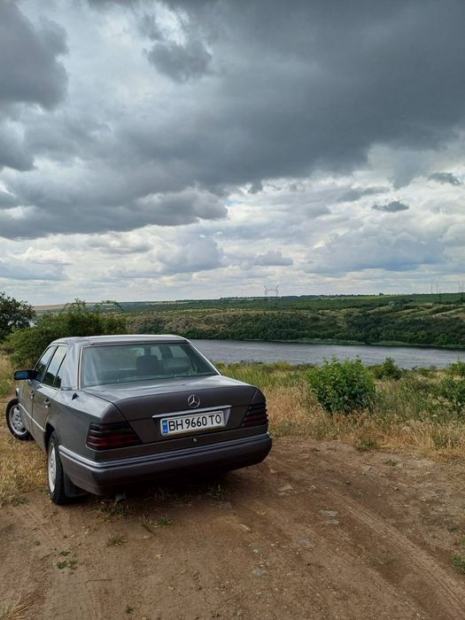 Продам  мерседес 124