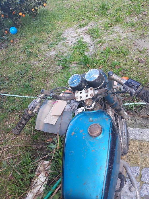 Honda 125 para reparação