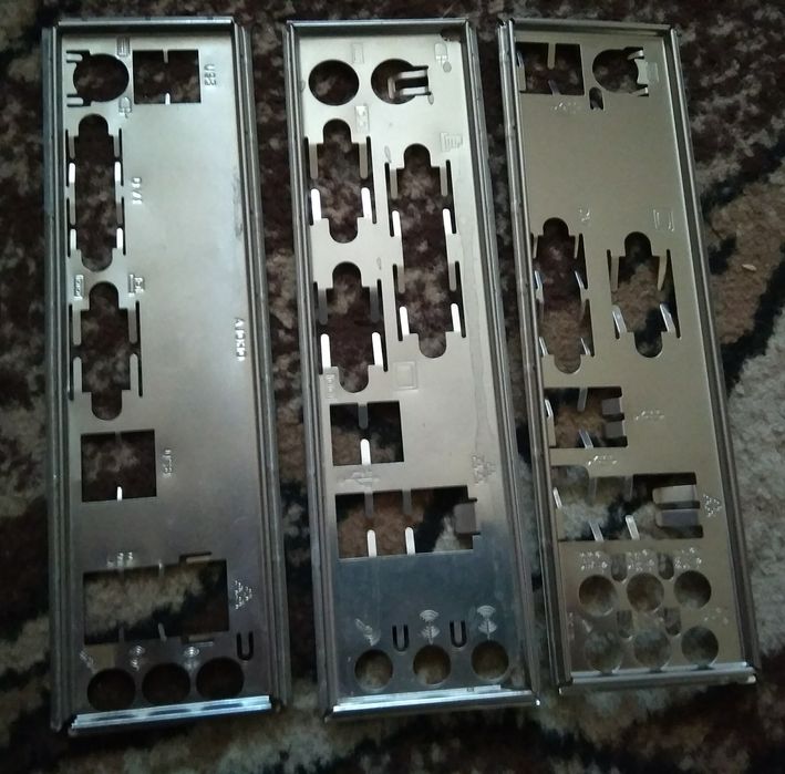 Заглушка материнской платы