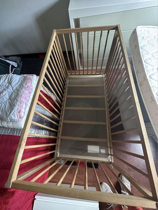 Cama de criança com colchão