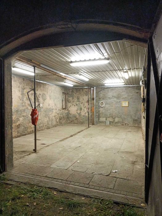Duży Garaż na Wynajem