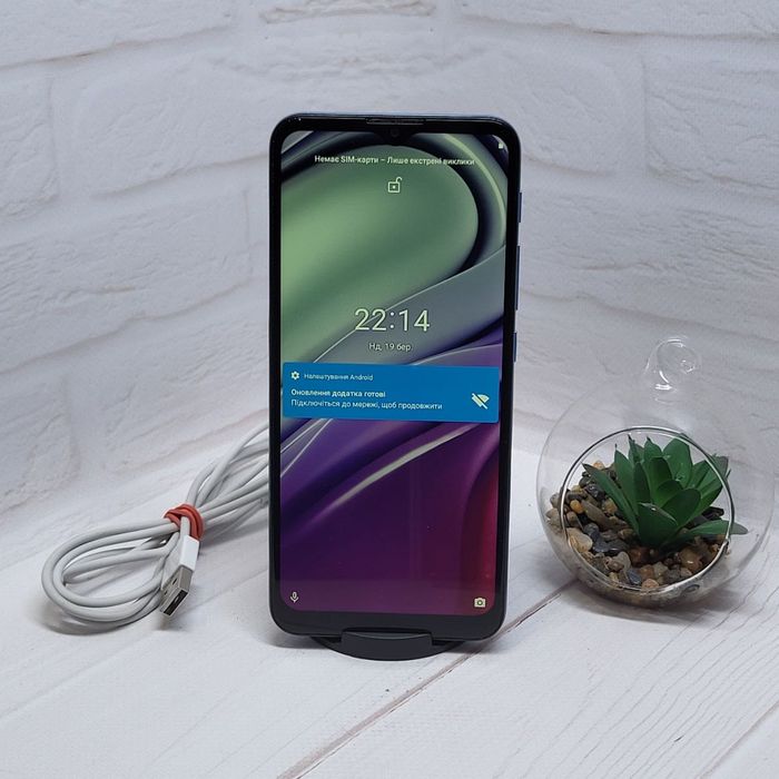 Продам телефон Motorola G20 4/64Gb в гарному стані
