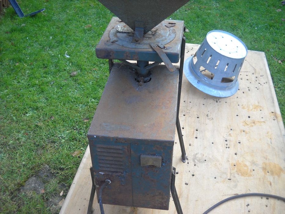 Szatkownica kapusty, Śrutownik