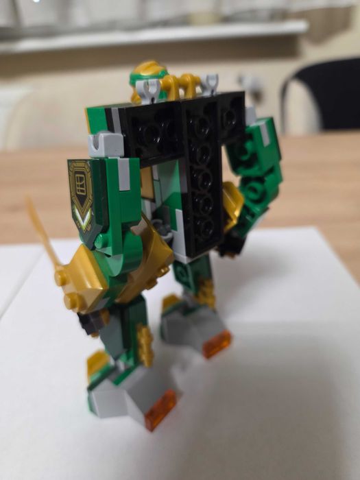 Lego ninjago mech Lloyda