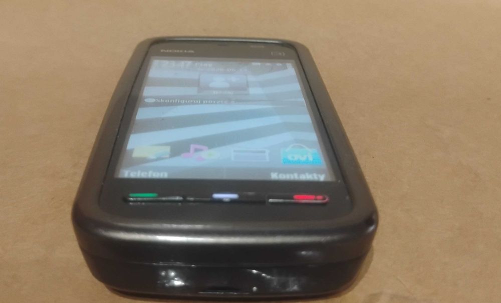 NOKIA 5228  RM- 625 + ładowarka bez simlock