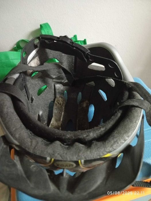 Capacete de bicicleta UVEX64737774331905121