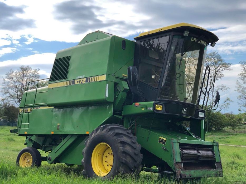 John Deere 1072 комбайн зернозбиральний