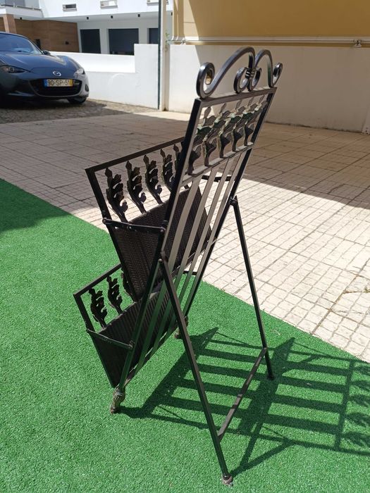 Suporte para revistas e livros