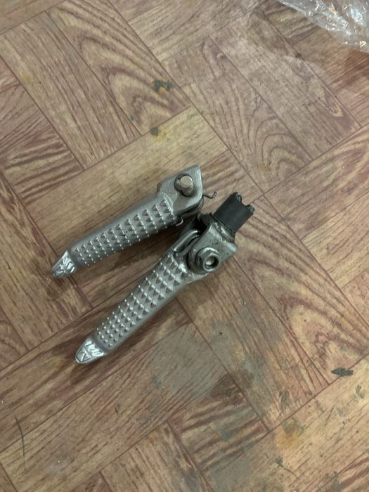 Підніжки Suzuki gsxr