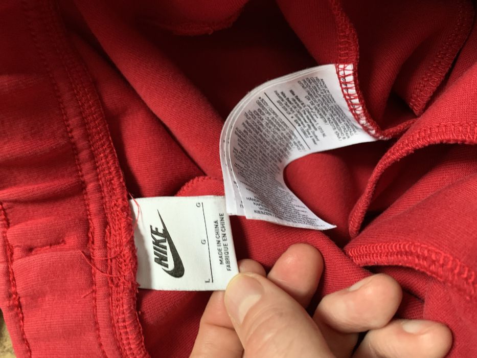 Nike Tech Fleece. M-L