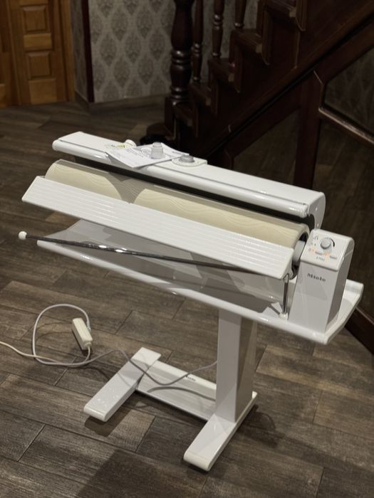 прасувальний каток Miele B995D – професійна якість прасування