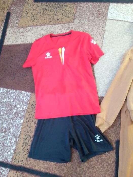 Спортивні костюми 100 грн за все