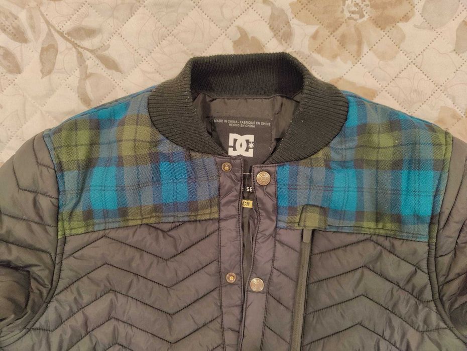 Casaco DC Shoes tam. M em ótimo estado