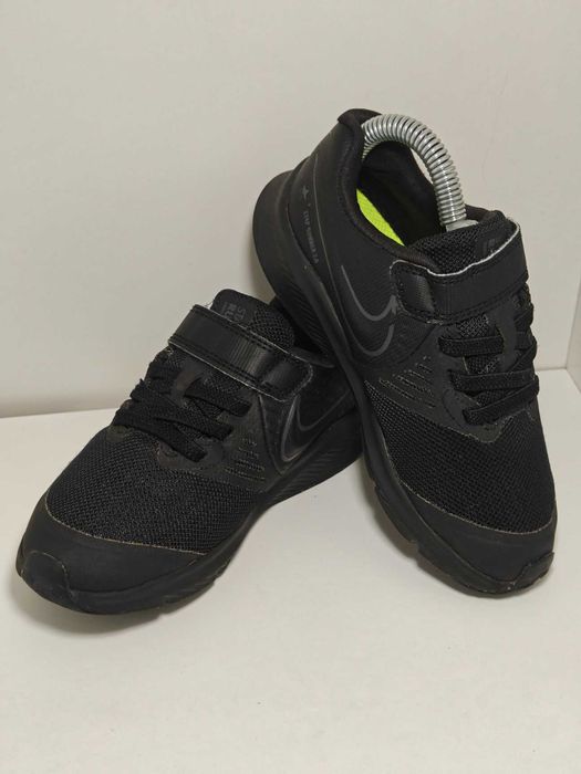 Чорні кросівки для хлопчика Nike Star Runner 2, р.27,5