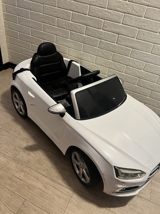 Електро машинка дитяча Audi Q5