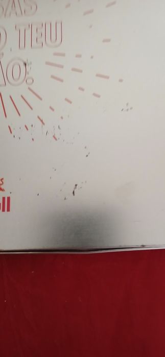 Lata Red Bull, vazia