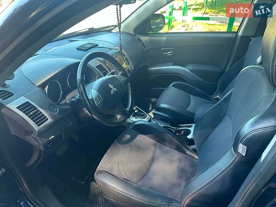 Mitsubishi Outlander 2012