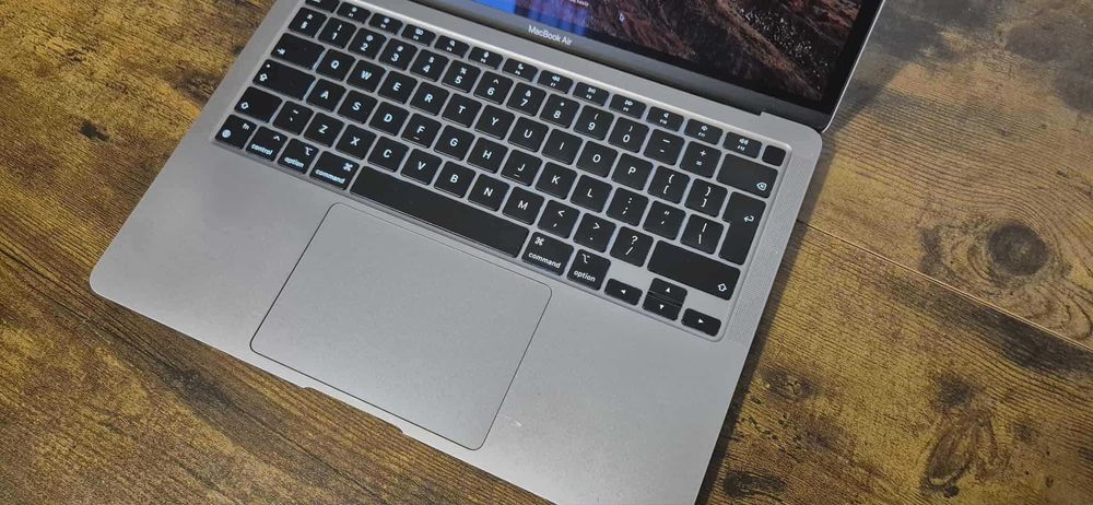 Macbook Air a2337  258GB / 8